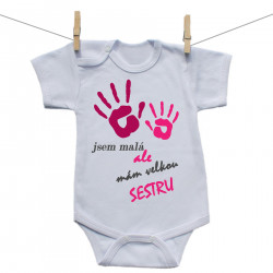 Body s krátkým rukávem Jsem malá ale mám velkou sestru