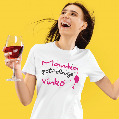 Dámské triko s krátkým rukávem Mamka potřebuje vínko