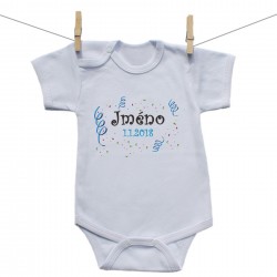 Body s krátkým rukávem se jménem dítěte a datem Chlapec