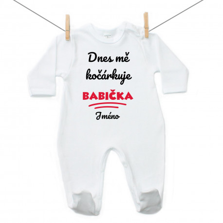 Overal Dnes mě kočárkuje babička