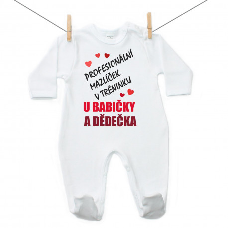 Overal Profesionální mazlíček v tréninku u babičky a dědečka