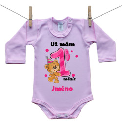 Růžové body s dlouhým rukávem Už mám 1 měsíc s medvídkem a jménem děťátka holčička