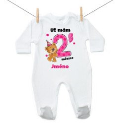 Overal Už mám 2 měsíce s medvídkem a jménem děťátka holčička